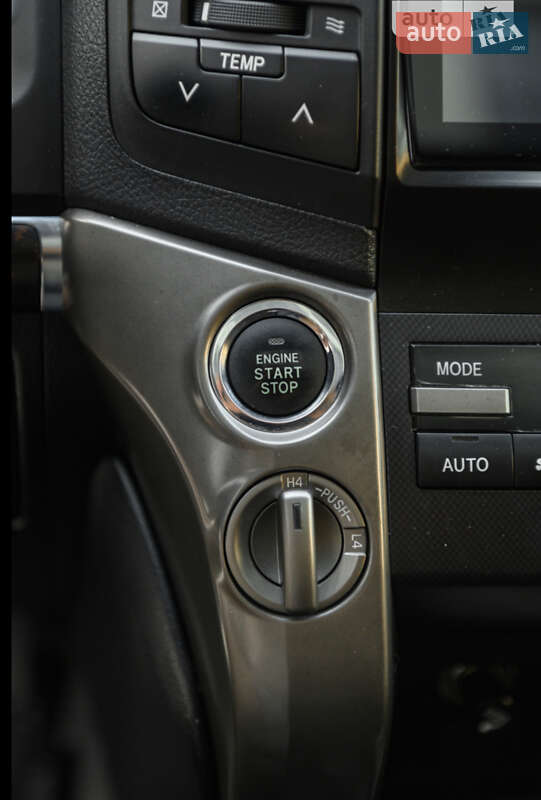 Внедорожник / Кроссовер Toyota Land Cruiser 2008 в Львове