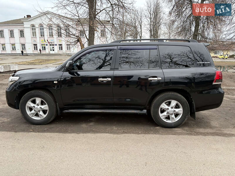 Позашляховик / Кросовер Toyota Land Cruiser 2010 в Конотопі