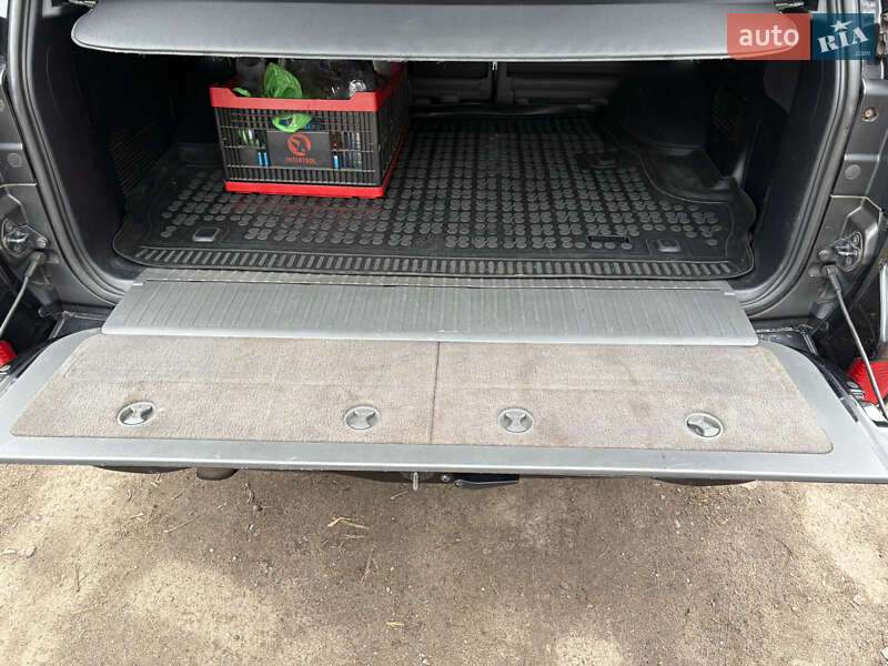 Позашляховик / Кросовер Toyota Land Cruiser 2010 в Конотопі
