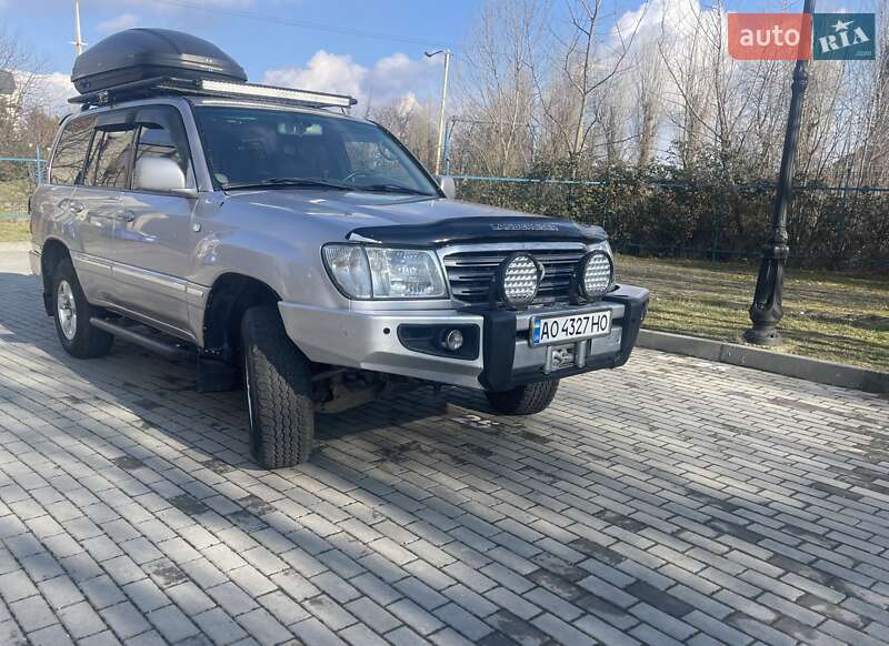 Внедорожник / Кроссовер Toyota Land Cruiser 2003 в 