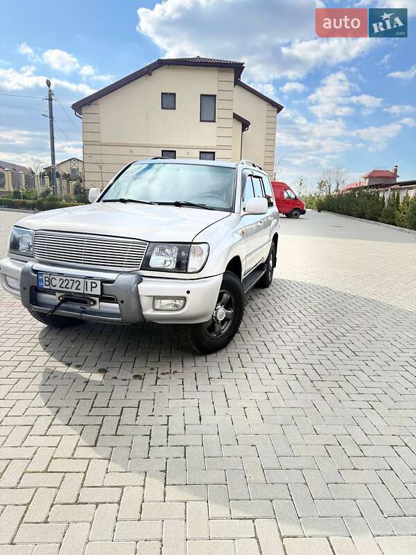 Внедорожник / Кроссовер Toyota Land Cruiser 2002 в Золочеве