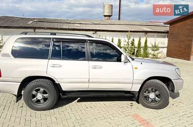 Внедорожник / Кроссовер Toyota Land Cruiser 2002 в 
