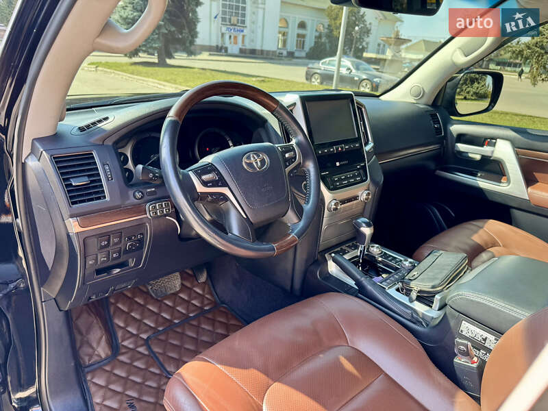 Внедорожник / Кроссовер Toyota Land Cruiser 2017 в Лубнах