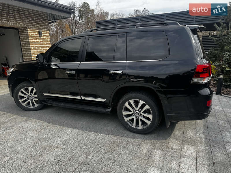 Внедорожник / Кроссовер Toyota Land Cruiser 2018 в Житомире