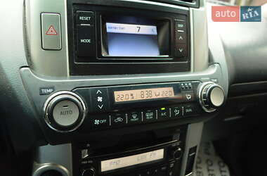 Внедорожник / Кроссовер Toyota Land Cruiser 2010 в 