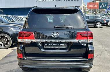 Внедорожник / Кроссовер Toyota Land Cruiser 2019 в 