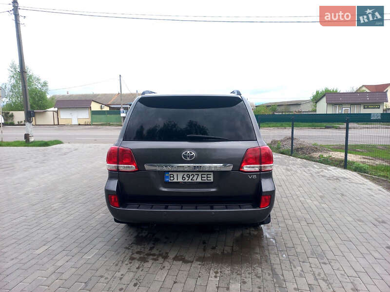 Внедорожник / Кроссовер Toyota Land Cruiser 2011 в Кременчуге