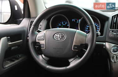 Внедорожник / Кроссовер Toyota Land Cruiser 2008 в 
