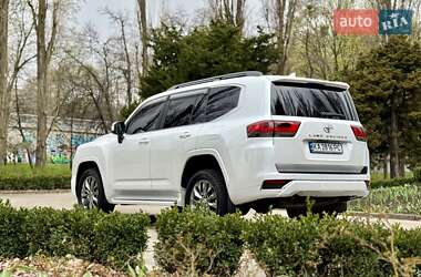 Позашляховик / Кросовер Toyota Land Cruiser 2023 в 