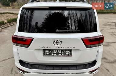 Позашляховик / Кросовер Toyota Land Cruiser 2023 в 