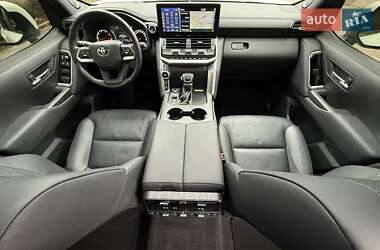 Позашляховик / Кросовер Toyota Land Cruiser 2023 в 