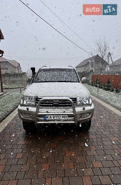 Внедорожник / Кроссовер Toyota Land Cruiser 2001 в 