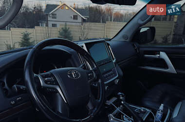 Внедорожник / Кроссовер Toyota Land Cruiser 2018 в 