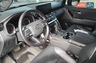Позашляховик / Кросовер Toyota Land Cruiser 2022 в 