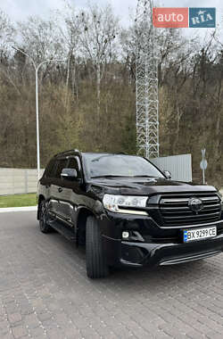 Внедорожник / Кроссовер Toyota Land Cruiser 2016 в 