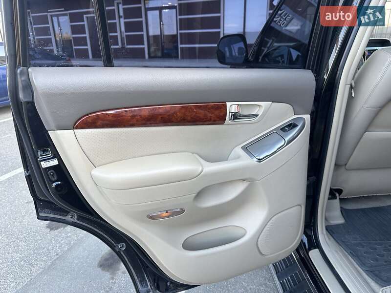 Внедорожник / Кроссовер Toyota Land Cruiser 2007 в Умани