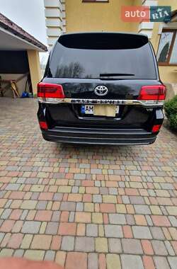Позашляховик / Кросовер Toyota Land Cruiser 2019 в 