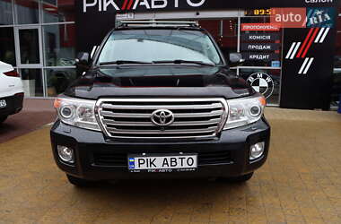 Внедорожник / Кроссовер Toyota Land Cruiser 2012 в 