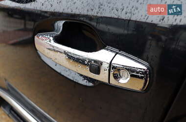Внедорожник / Кроссовер Toyota Land Cruiser 2012 в 