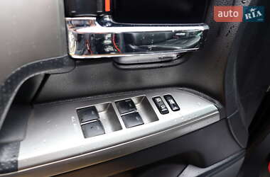 Внедорожник / Кроссовер Toyota Land Cruiser 2012 в 