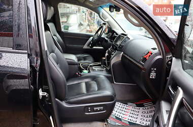 Внедорожник / Кроссовер Toyota Land Cruiser 2012 в 
