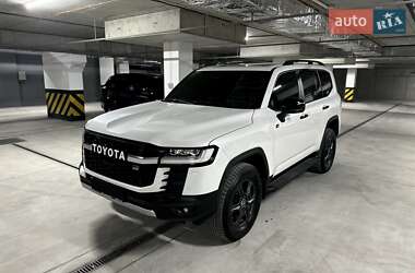 Внедорожник / Кроссовер Toyota Land Cruiser 2022 в 