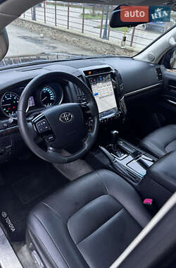 Внедорожник / Кроссовер Toyota Land Cruiser 2008 в 