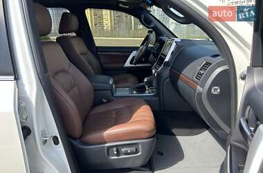 Внедорожник / Кроссовер Toyota Land Cruiser 2020 в 