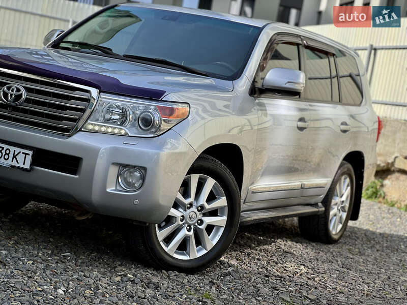 Позашляховик / Кросовер Toyota Land Cruiser 2013 в Ужгороді