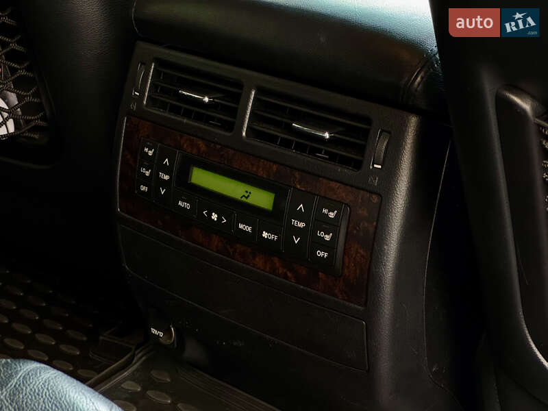 Позашляховик / Кросовер Toyota Land Cruiser 2013 в Ужгороді