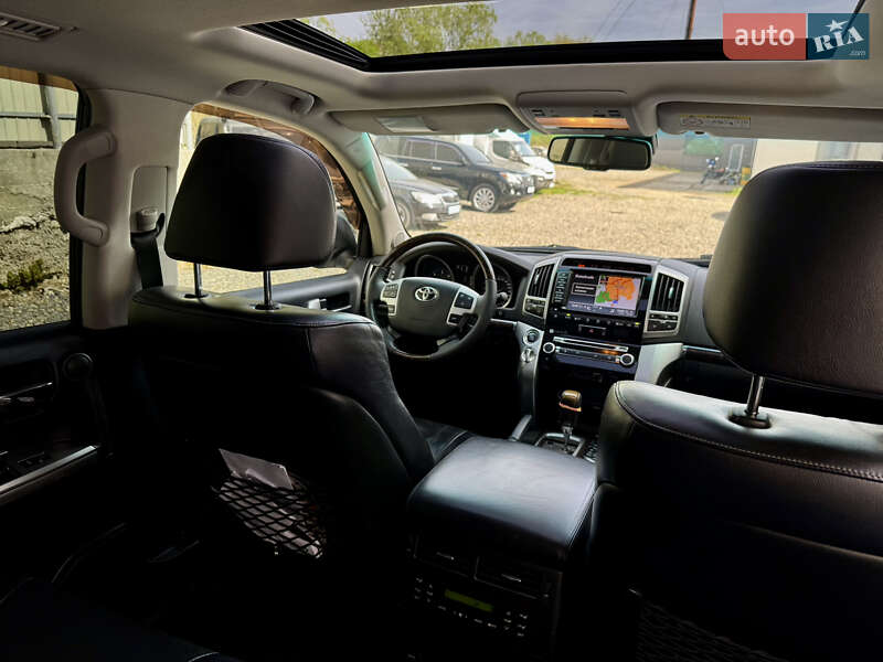 Позашляховик / Кросовер Toyota Land Cruiser 2013 в Ужгороді