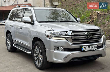 Позашляховик / Кросовер Toyota Land Cruiser 2017 в 