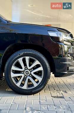 Внедорожник / Кроссовер Toyota Land Cruiser 2016 в 
