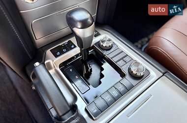 Внедорожник / Кроссовер Toyota Land Cruiser 2016 в 