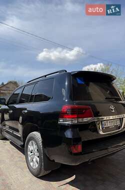 Внедорожник / Кроссовер Toyota Land Cruiser 2016 в 