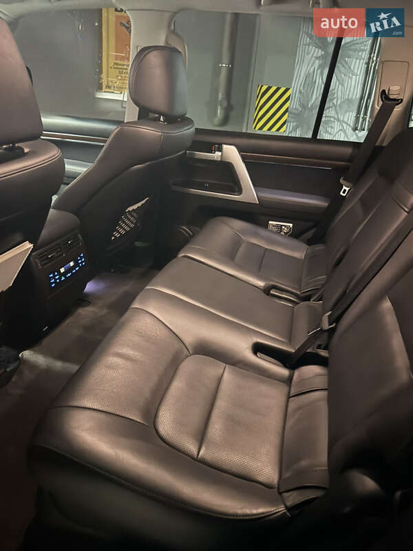 Внедорожник / Кроссовер Toyota Land Cruiser 2018 в Одессе фото 13 Внедорожник / Кроссовер Toyota Land Cruiser 2018 в Одессе