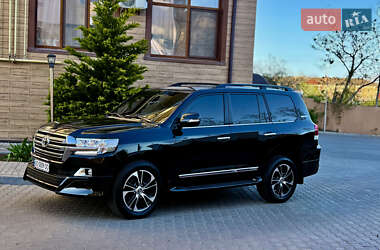 Позашляховик / Кросовер Toyota Land Cruiser 2020 в 