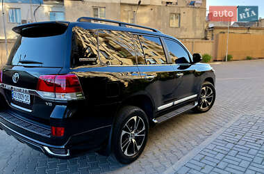Позашляховик / Кросовер Toyota Land Cruiser 2020 в 