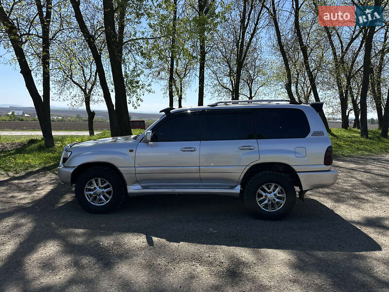 Позашляховик / Кросовер Toyota Land Cruiser 2001 в Чернівцях