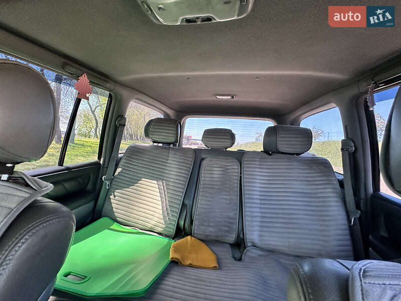 Позашляховик / Кросовер Toyota Land Cruiser 2001 в Чернівцях