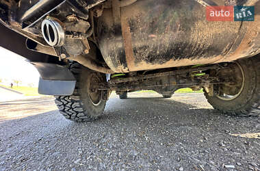 Внедорожник / Кроссовер Toyota Land Cruiser 2001 в 