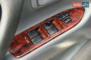 Внедорожник / Кроссовер Toyota Land Cruiser 2002 в 