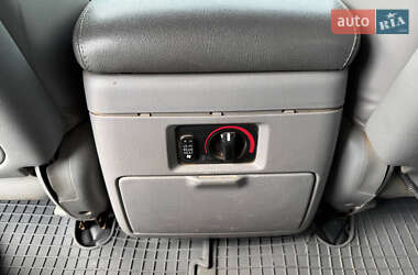 Внедорожник / Кроссовер Toyota Land Cruiser 2002 в 