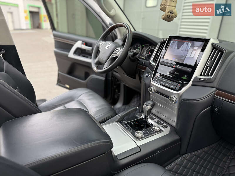 Внедорожник / Кроссовер Toyota Land Cruiser 2017 в Киеве