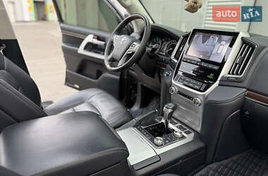 Внедорожник / Кроссовер Toyota Land Cruiser 2017 в 