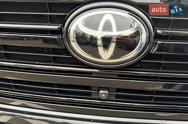 Внедорожник / Кроссовер Toyota Land Cruiser 2021 в 