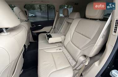 Внедорожник / Кроссовер Toyota Land Cruiser 2021 в 