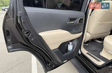 Внедорожник / Кроссовер Toyota Land Cruiser 2021 в 