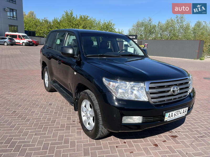 Внедорожник / Кроссовер Toyota Land Cruiser 2008 в 