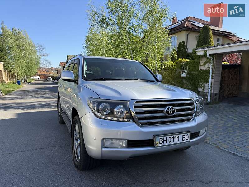 Внедорожник / Кроссовер Toyota Land Cruiser 2010 в 